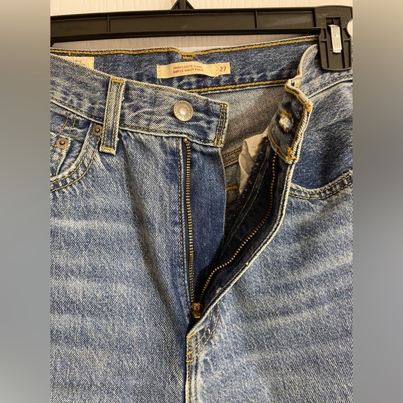 NWOT Levi’s High Loose Flare Ripped Distressed Ultra High Rise Jeans Size 27 - Picture 10 of 16